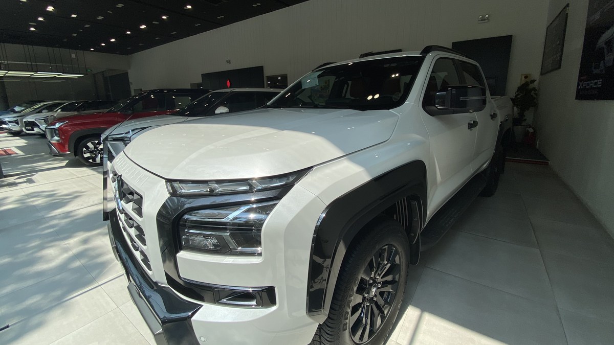 Mitsubishi Triton tại Mitsubishi Kim Liên Nghệ An