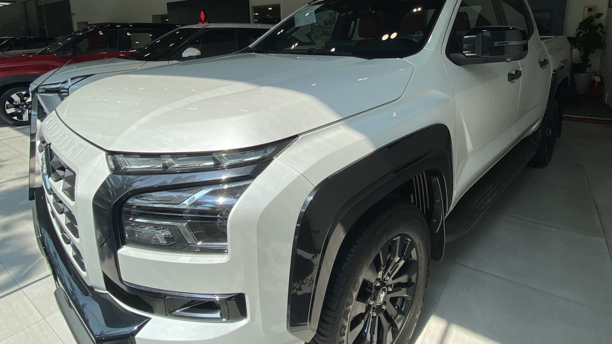 Mitsubishi Triton tại Mitsubishi Kim Liên Nghệ An